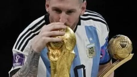 克罗斯携手体育经纪，开启足球生涯新征程